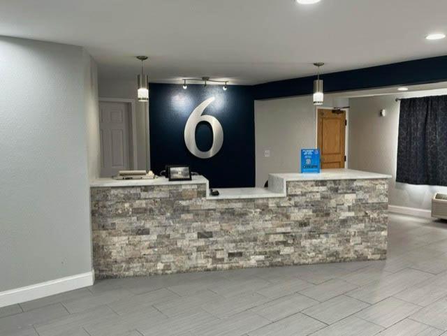 Motel 6 Williamstown, Wv Esterno foto
